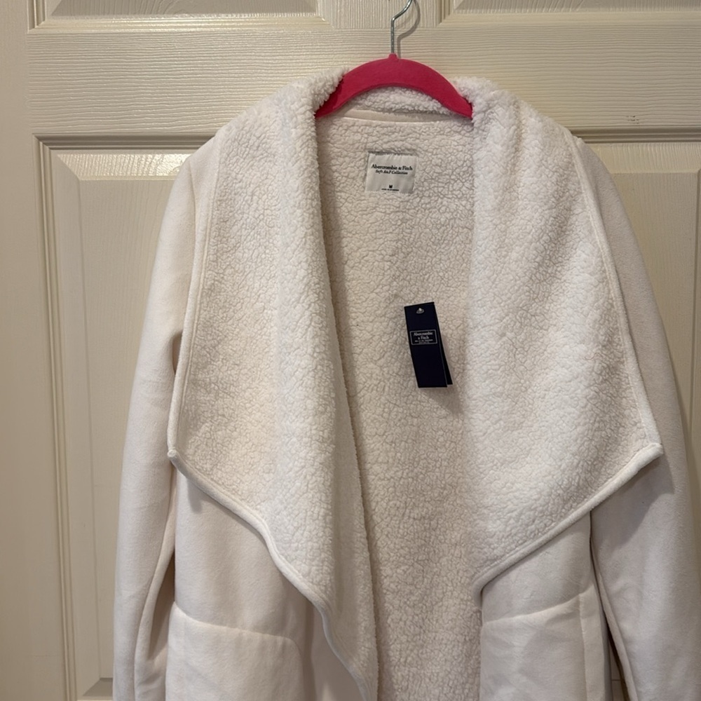 Abercrombie & Fitch NWT Soft A&F cream open face jacket, medium - Picture 2 of 9